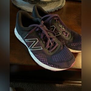 New balance women’s tennis shoes